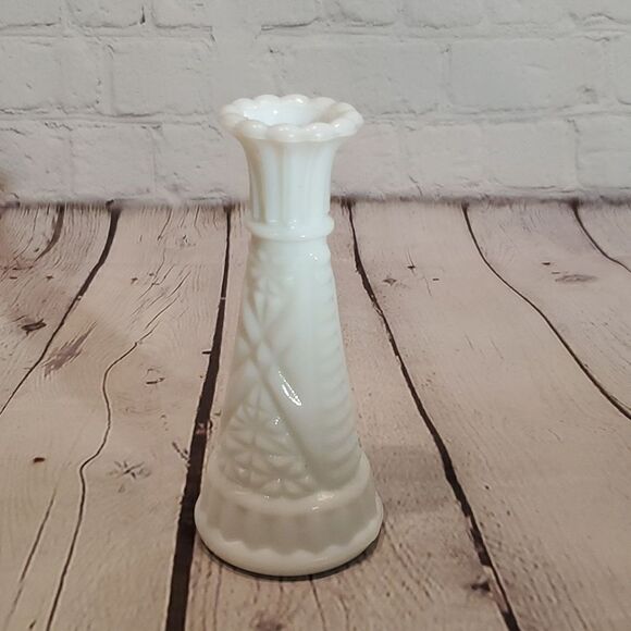 Vintage White milk glass bud vase - Picture 1 of 4